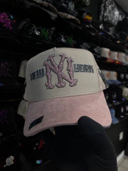NY PINK CAPS FANS