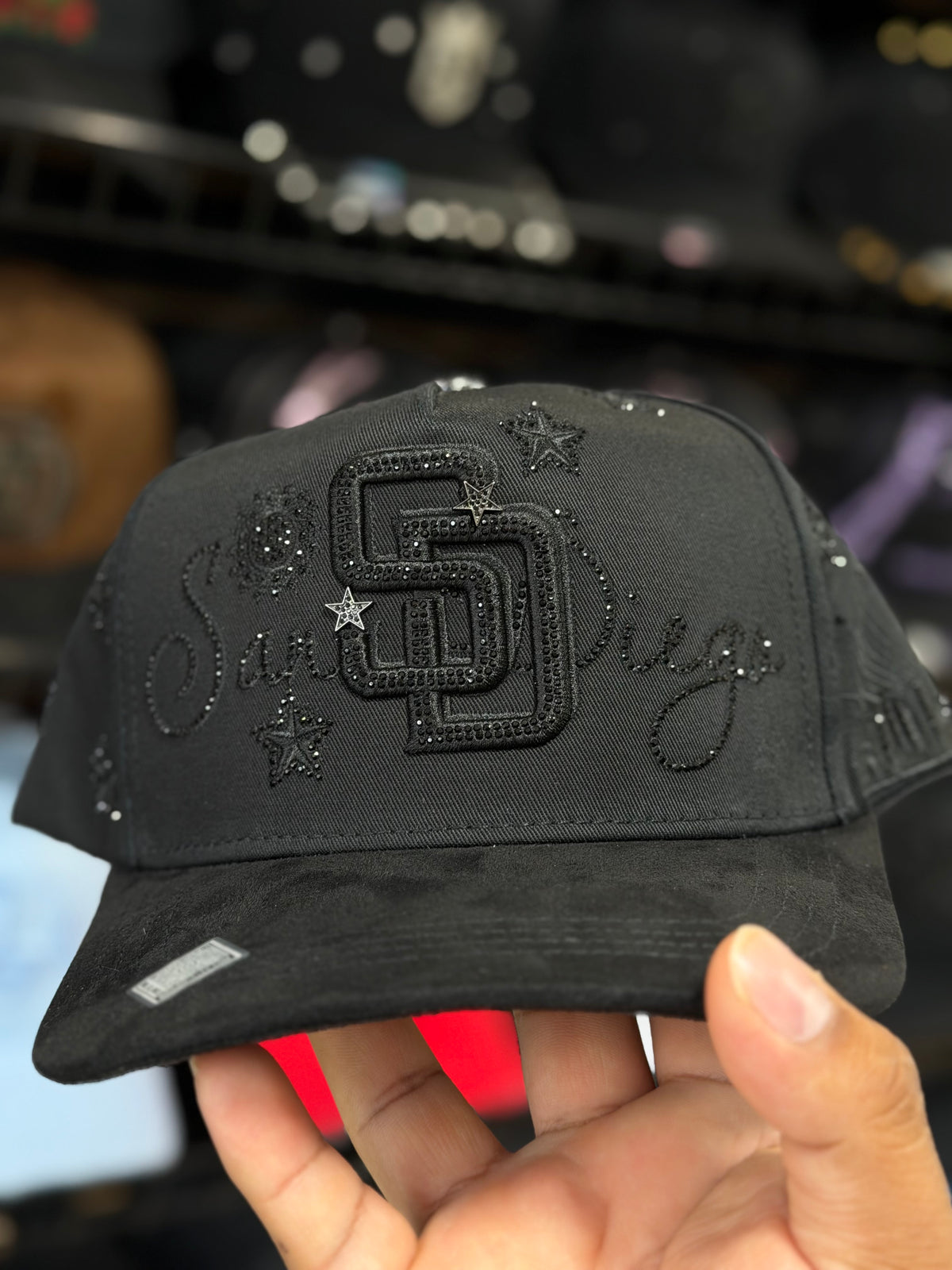 SD, TOTAL BLACK
